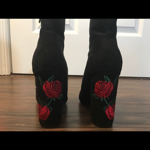 rose detailed black heeled booties - Picture 3 of 4
